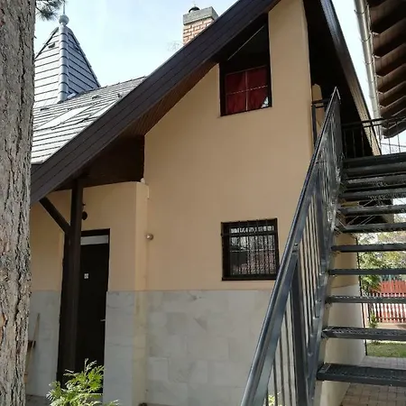 Varazs Wellness Apartman Appart hôtel