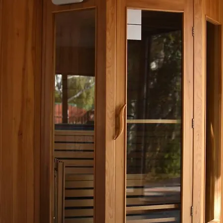 Appart hôtel Varazs Wellness Apartman *
