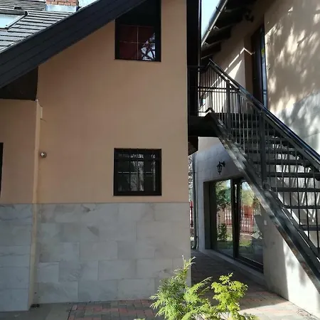 Appart hôtel Varazs Wellness Apartman *